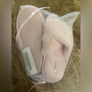 Light pink furry slippers size 5(6